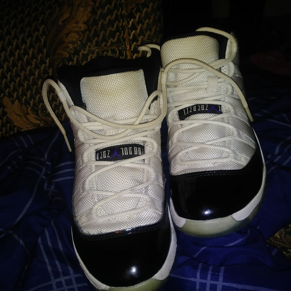 Retro 11 - Picture 2 of 3